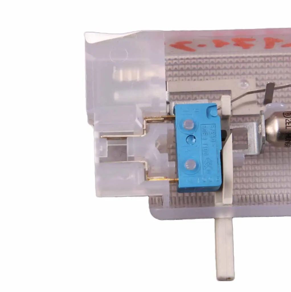 Lámpara Almacenamiento Mercedes SLK R171 CLK C208 Guantera Interior para con número de pieza A1708200101 Lámpara Almacenamiento Mercedes SLK R171 CLK C208 Guantera Interior - SKU A1708200101 - Número de pieza A1708200101