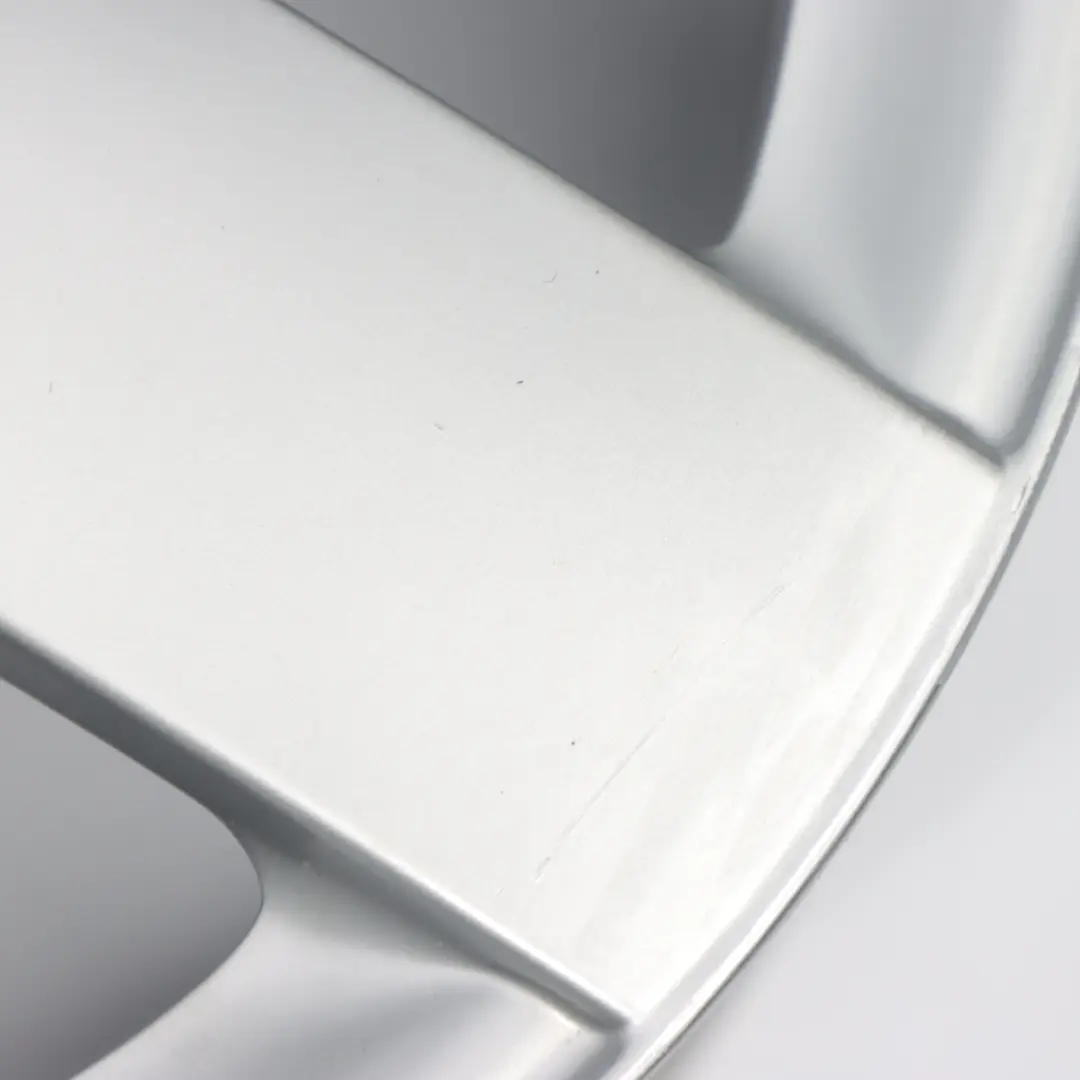 Cerchio posteriore in lega argento 16" 8J ET:30 per Mercedes SLK R171 con numero di parte A1714010202 Mercedes SLK R171 Cerchio posteriore in lega argento 16" 8J ET:30 - SKU A1714010202-2 - Numero di parte A1714010202