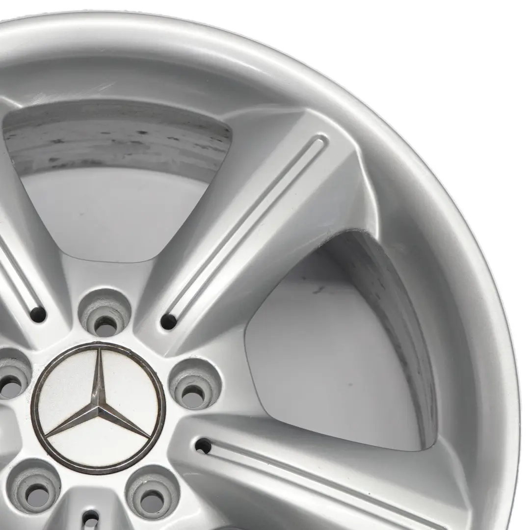 Jante alliage argentée 17" 7,5J ET:36 à 5 branches pour Mercedes SLK R171 à propos du numéro de pièce A1714011202 Mercedes SLK R171 Jante alliage argentée 17" 7,5J ET:36 à 5 branches - SKU A1714011202-1 - Numéro de pièce A1714011202