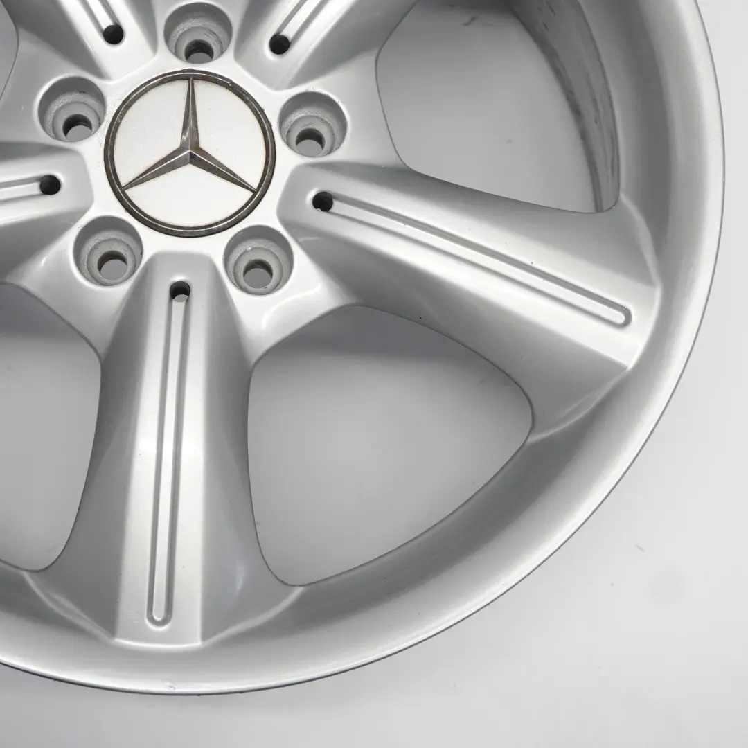 Silberne Leicht metall felge 17" 7,5J ET:36 für Mercedes SLK R171 mit Teilenummer A1714011202 Mercedes SLK R171 Silberne Leicht metall felge 17" 7,5J ET:36 - SKU A1714011202-1 - Teilenummer A1714011202