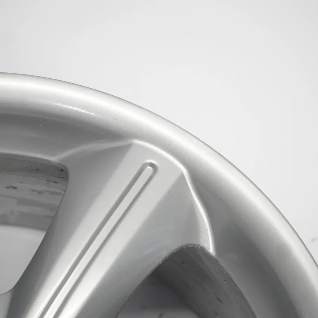 Silberne Leicht metall felge 17" 7,5J ET:36 für Mercedes SLK R171 mit Teilenummer A1714011202 Mercedes SLK R171 Silberne Leicht metall felge 17" 7,5J ET:36 - SKU A1714011202-1 - Teilenummer A1714011202