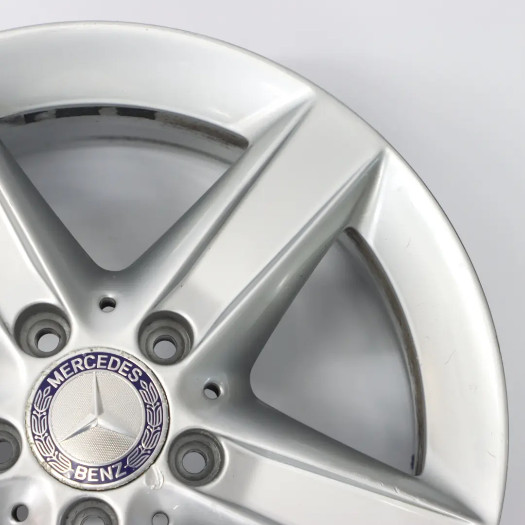 Llanta de aleación plateada Mercedes SLK R171 16" 5 radios 7J ET:34 para con número de pieza A1714013302 Llanta de aleación plateada Mercedes SLK R171 16" 5 radios 7J ET:34 - SKU A1714013302-1 - Número de pieza A1714013302