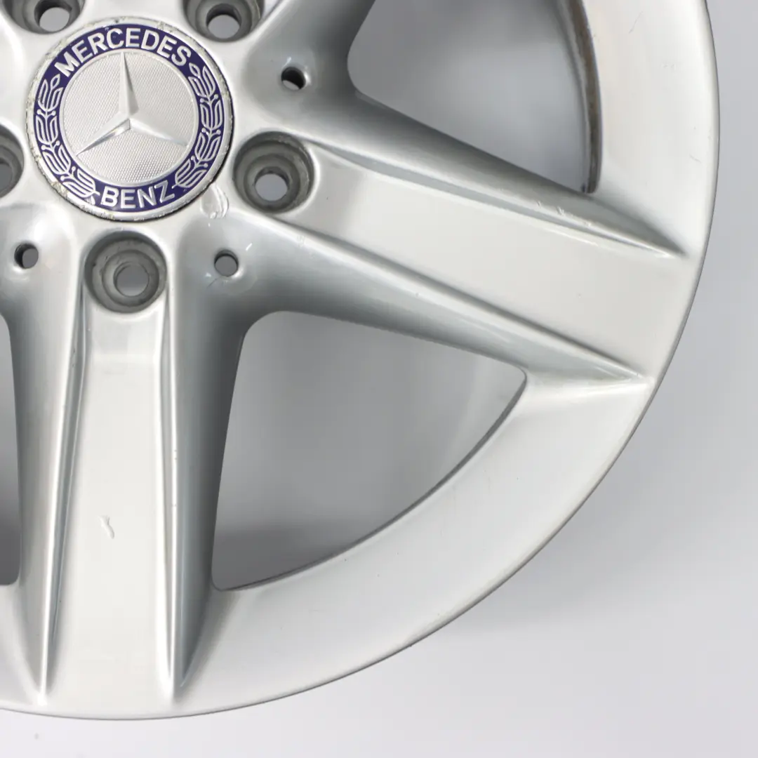 Cerchio in lega argento 16" 5 razze 7J ET:34 per Mercedes SLK R171 con numero di parte A1714013302 Mercedes SLK R171 Cerchio in lega argento 16" 5 razze 7J ET:34 - SKU A1714013302-1 - Numero di parte A1714013302