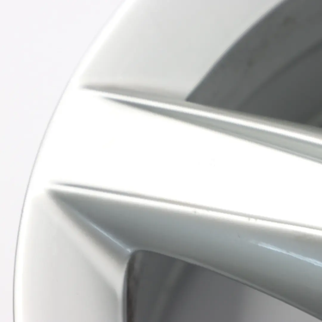 Cerchio in lega argento 16" 5 razze 7J ET:34 per Mercedes SLK R171 con numero di parte A1714013302 Mercedes SLK R171 Cerchio in lega argento 16" 5 razze 7J ET:34 - SKU A1714013302-1 - Numero di parte A1714013302