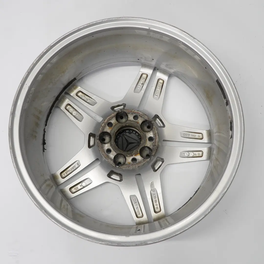 Cerchio lega anteriore argento 18" 7,5J ET:37 per Mercedes R171 C209 AMG con numero di parte A1714014702 Mercedes R171 C209 AMG Cerchio lega anteriore argento 18" 7,5J ET:37 - SKU A1714014702-1 - Numero di parte A1714014702