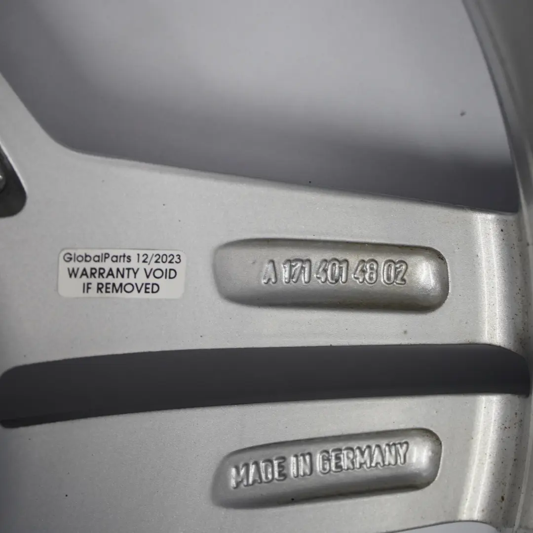 Jante arrière alliage argenté 18" 8,5J ET:30 pour Mercedes R171 C209 AMG à propos du numéro de pièce A1714014802 Mercedes R171 C209 AMG Jante arrière alliage argenté 18" 8,5J ET:30 - SKU A1714014802-2 - Numéro de pièce A1714014802