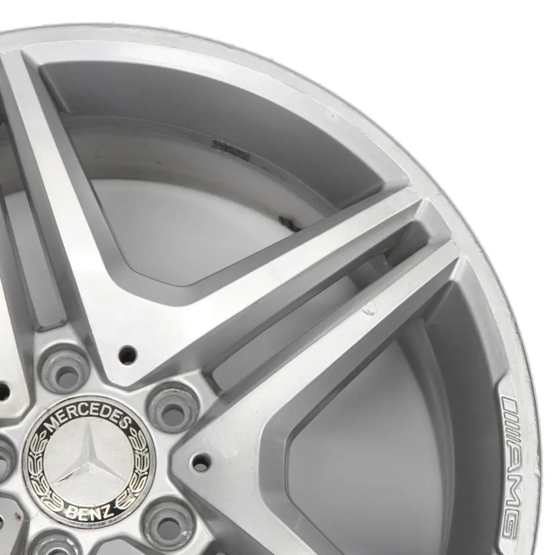 Leicht metall felge hinten silber 18" 8,5J für Mercedes R171 C209 AMG mit Teilenummer A1714014802 Mercedes R171 C209 AMG Leicht metall felge hinten silber 18" 8,5J - SKU A1714014802-2 - Teilenummer A1714014802