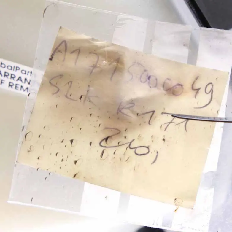 Bouteille de liquide de refroidissement pour Mercedes SLK R171 à propos du numéro de pièce A1715000049 Mercedes SLK R171 Bouteille de liquide de refroidissement - SKU A1715000049 - Numéro de pièce A1715000049