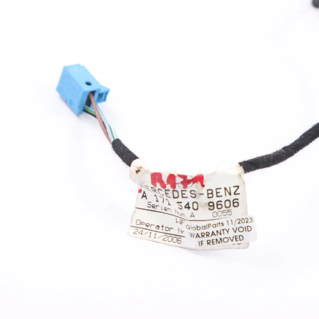 Cableado Arnés Puerta Pasajero Delantero Cableado para Mercedes R171 con número de pieza A1715409606 Mercedes R171 Cableado Arnés Puerta Pasajero Delantero Cableado - SKU A1715409606 - Número de pieza A1715409606
