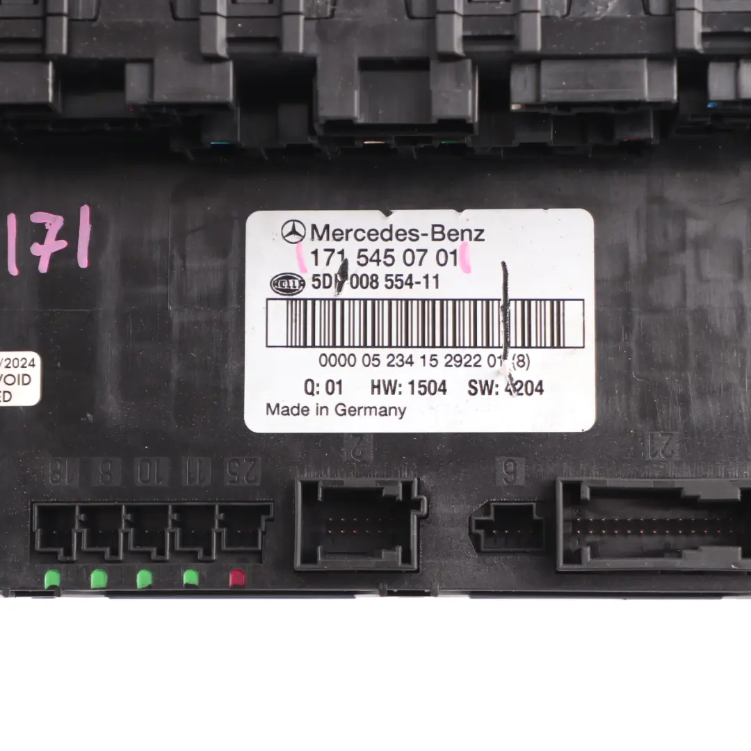 Caja fusibles relé módulo unidad control SAM trasera para Mercedes R171 con número de pieza A1715450701 Mercedes R171 Caja fusibles relé módulo unidad control SAM trasera - SKU A1715450701 - Número de pieza A1715450701