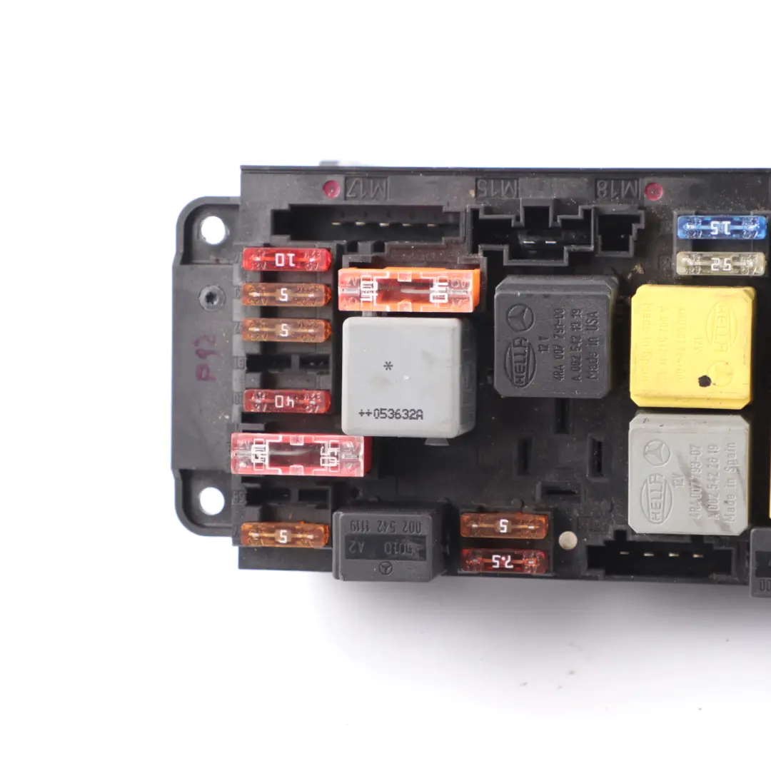 Caja fusibles delantera SAM Relé Unidad Módulo para Mercedes SLK R171 con número de pieza A1715450901 Mercedes SLK R171 Caja fusibles delantera SAM Relé Unidad Módulo - SKU A1715450901 - Número de pieza A1715450901