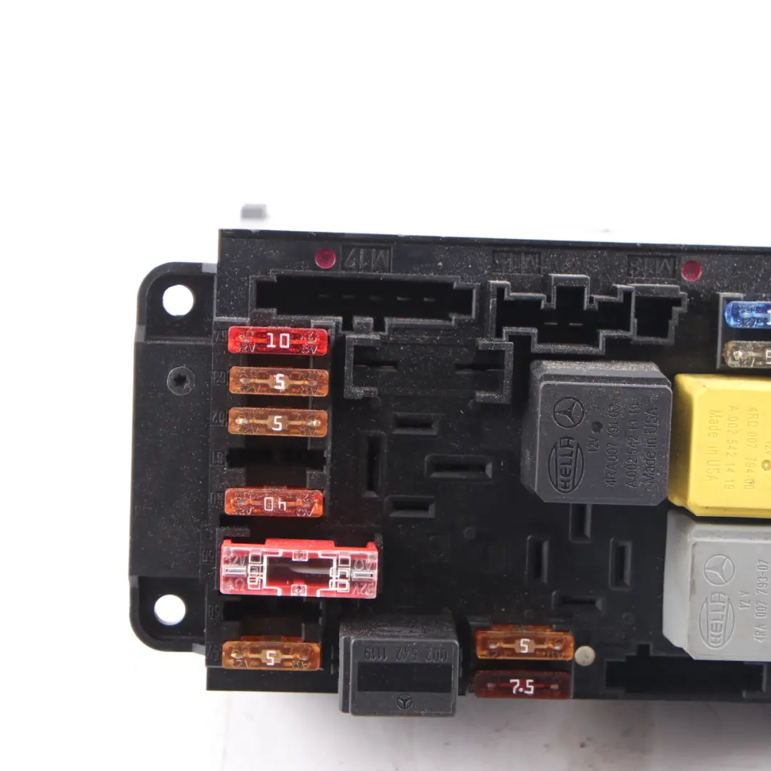 Fuse Box Control Unit SAM Module Relay to Mercedes R171 with Part number A1715451401 Mercedes R171 Fuse Box Control Unit SAM Module Relay - SKU A1715451401 - Part number A1715451401