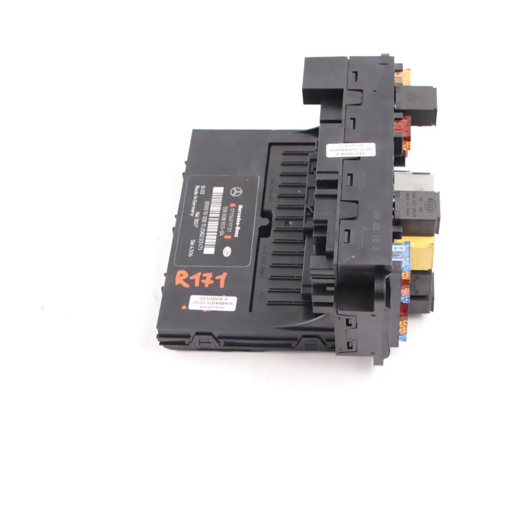 Fuse Box SAM Relay Control Unit Module to Mercedes SLK R171 with Part number A1715451701 Mercedes SLK R171 Fuse Box SAM Relay Control Unit Module - SKU A1715451701 - Part number A1715451701