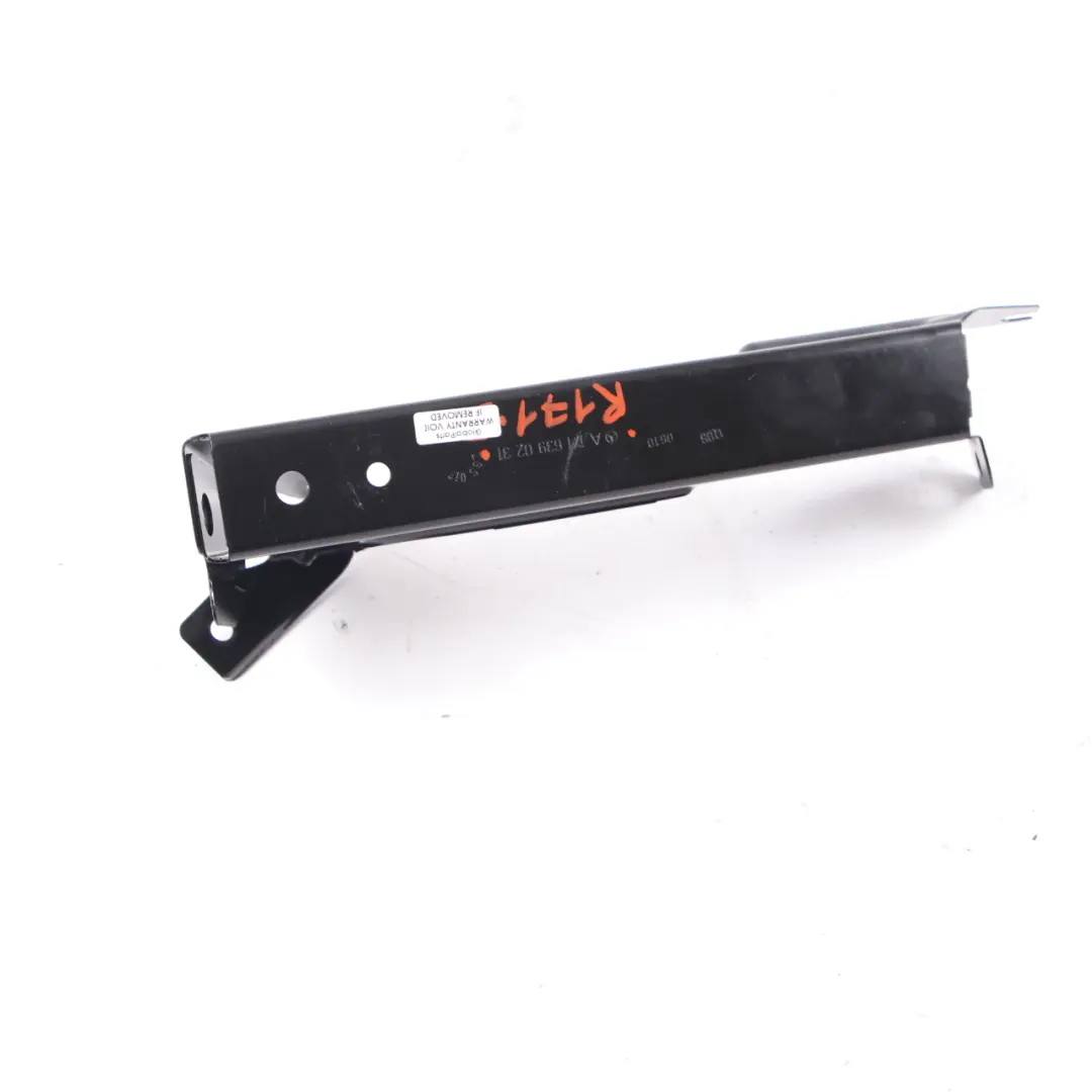 Support de fixation de coffre Support fixation coffre Droit pour Mercedes SLK R171 à propos du numéro de pièce A1716390231 Mercedes SLK R171 Support de fixation de coffre Support fixation coffre Droit - SKU A1716390231 - Numéro de pièce A1716390231