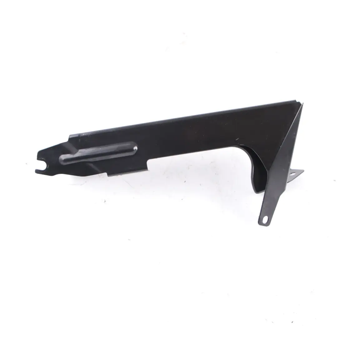 Uchwyt Wykończenia Bagażnika Prawy do Mercedes R171 o numerze A1716390231 Mercedes R171 Uchwyt Wykończenia Bagażnika Prawy - SKU A1716390231 - Numer Części A1716390231