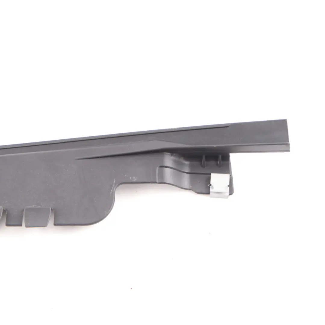 Panneau de garniture de vitre arrière droite pour Mercedes SLK R171 à propos du numéro de pièce A1716390243 Mercedes SLK R171 Panneau de garniture de vitre arrière droite - SKU A1716390243 - Numéro de pièce A1716390243