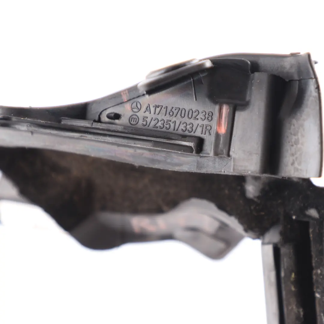 Striscia finestra posteriore destra Modanatura Guarnizione per Mercedes CLK R171 con numero di parte A1716700238 Mercedes CLK R171 Striscia finestra posteriore destra Modanatura Guarnizione - SKU A1716700238 - Numero di parte A1716700238