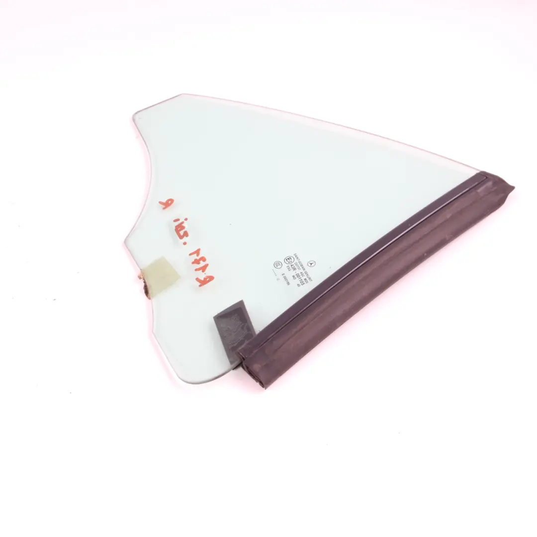 Side Window Glass Rear Right O/S AS2 to Mercedes SLK R171 Convertible with Part number A1716700400 Mercedes SLK R171 Convertible Side Window Glass Rear Right O/S AS2 - SKU A1716700400 - Part number A1716700400