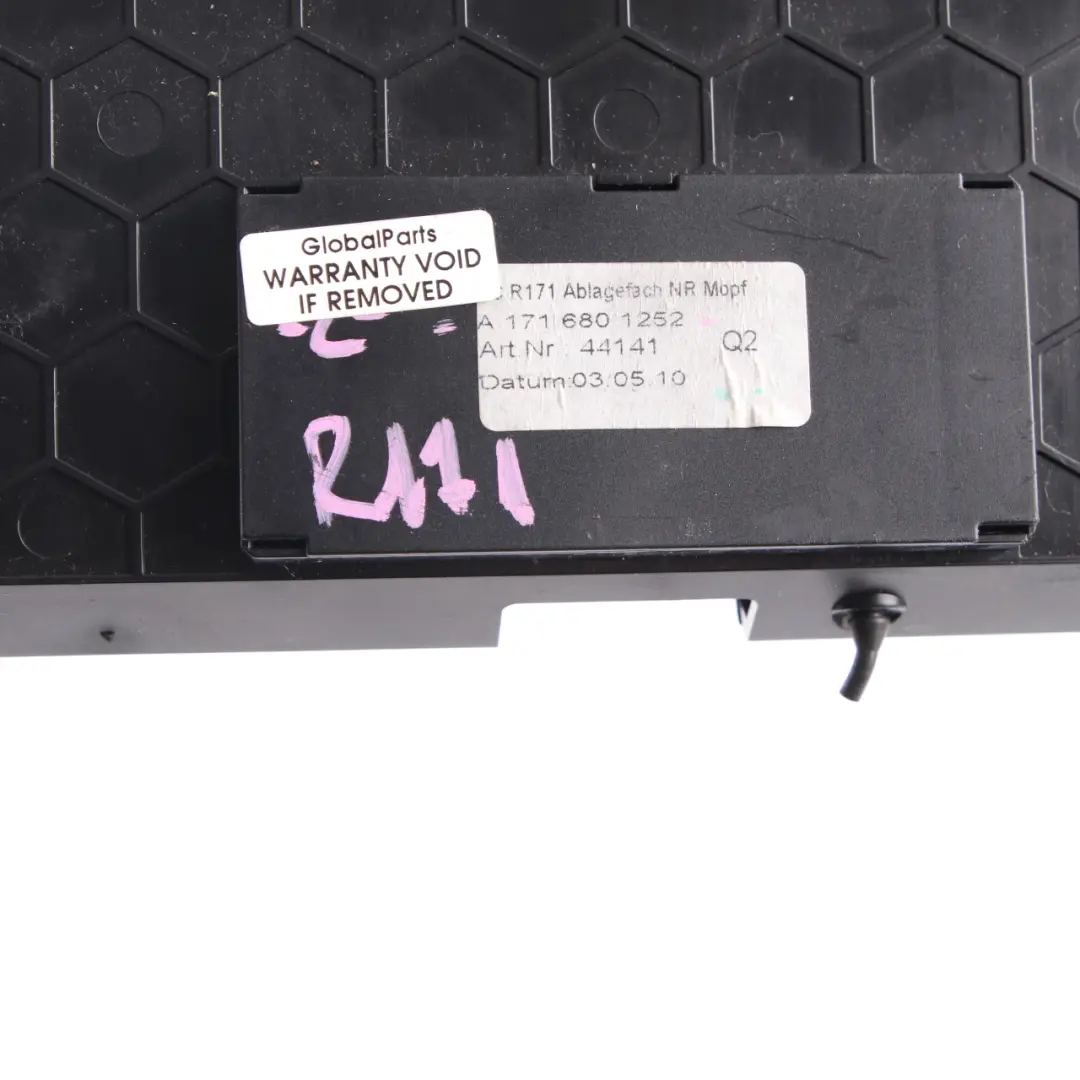 Vaschetta portaoggetti per console centrale Nero per Mercedes SLK R171 con numero di parte A1716801252 Mercedes SLK R171 Vaschetta portaoggetti per console centrale Nero - SKU A1716801252 - Numero di parte A1716801252