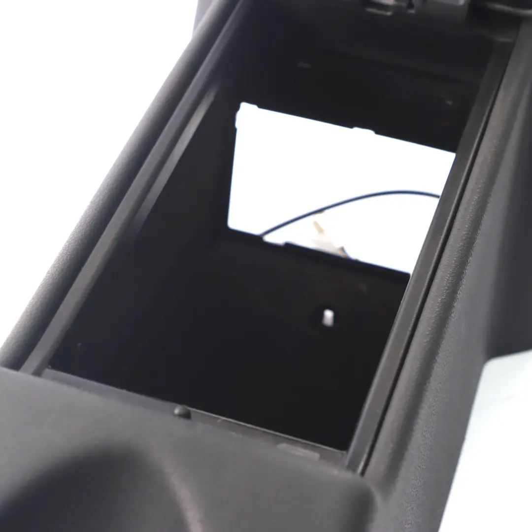 Podłokietnik Konsoli Środkowej Czarny do Mercedes SLK R171 o numerze A1716801310 Mercedes SLK R171 Podłokietnik Konsoli Środkowej Czarny - SKU A1716801310-1 - Numer Części A1716801310