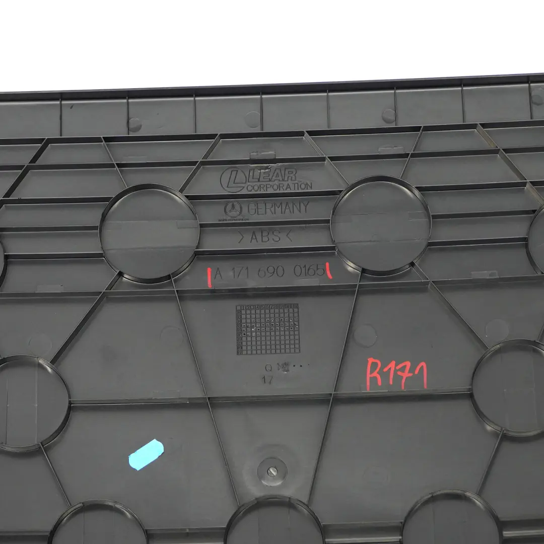 Pokrywa Osłona Bagażnika do Mercedes R171 SLK o numerze A1716900165 Mercedes R171 SLK Pokrywa Osłona Bagażnika - SKU A1716900165 - Numer Części A1716900165