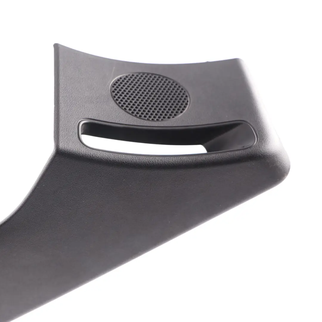 Rivestimento pannello posteriore montante B Nero per Mercedes R171 con numero di parte A1716902425 Mercedes R171 Rivestimento pannello posteriore montante B Nero - SKU A1716902425 - Numero di parte A1716902425