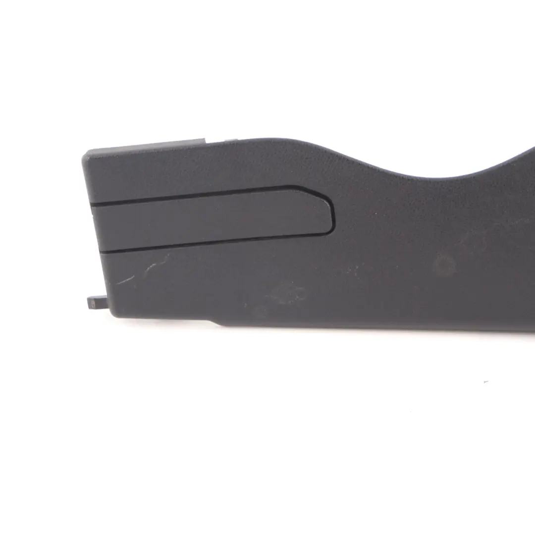 B-Pilar Trasero Derecho Interior Negro para Mercedes SLK R171 con número de pieza A1716902825 Mercedes SLK R171 B-Pilar Trasero Derecho Interior Negro - SKU A1716902825 - Número de pieza A1716902825