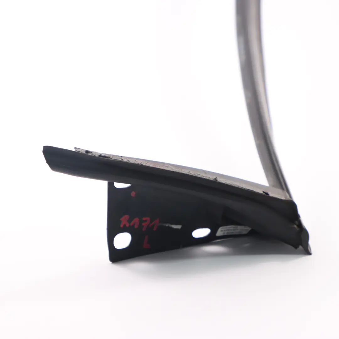 Guarnizione Finestra Anteriore Sinistra Porta per Mercedes SLK R171 con numero di parte A1717200124 Mercedes SLK R171 Guarnizione Finestra Anteriore Sinistra Porta - SKU A1717200124 - Numero di parte A1717200124