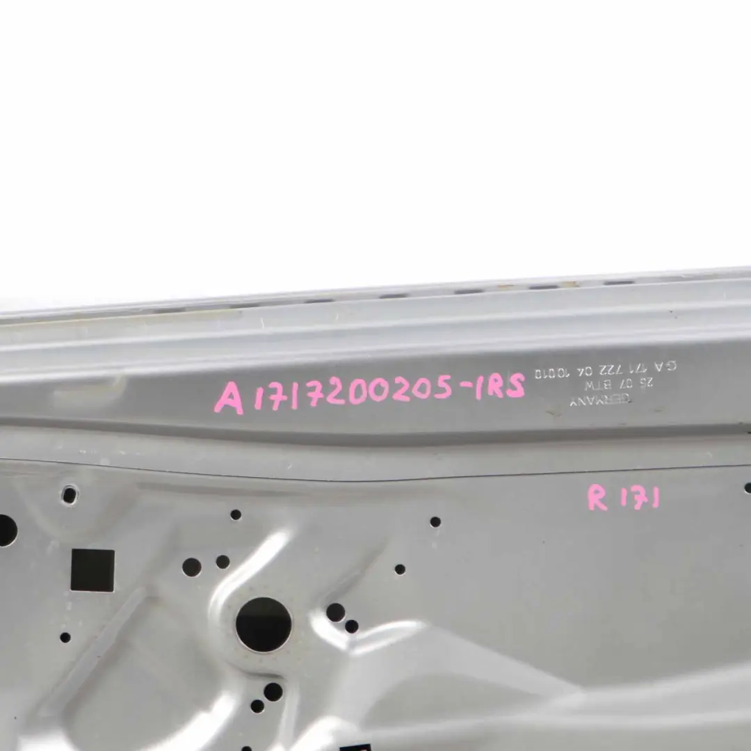 Door Front Right O/S Iridium Silver Metallic - 775 to Mercedes SLK R171 with Part number A1717200205 Mercedes SLK R171 Door Front Right O/S Iridium Silver Metallic - 775 - SKU A1717200205-IRS - Part number A1717200205