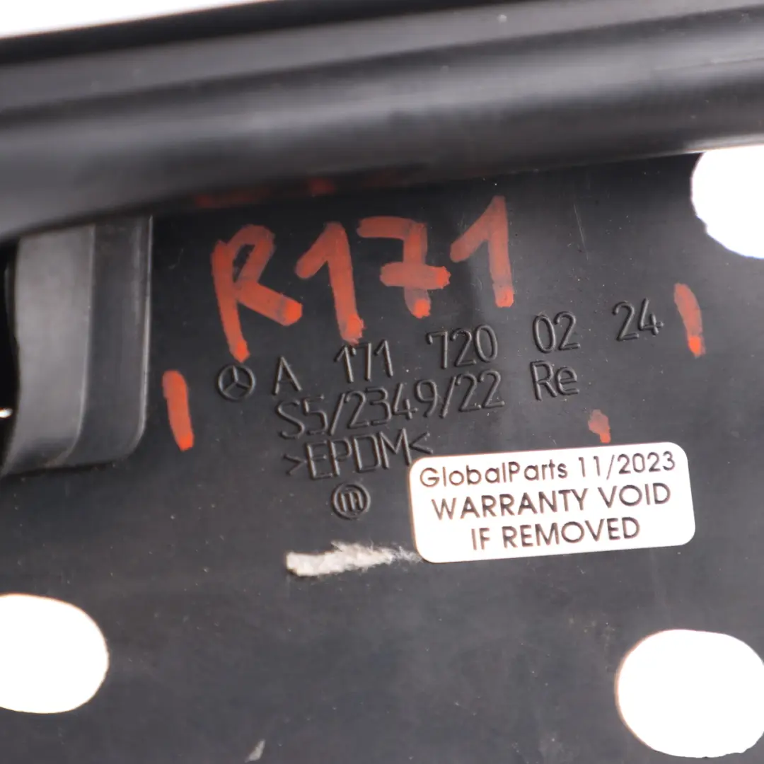 Junta de sellado de la ventana delantera derecha de la puerta para Mercedes SLK R171 con número de pieza A1717200224 Mercedes SLK R171 Junta de sellado de la ventana delantera derecha de la puerta - SKU A1717200224 - Número de pieza A1717200224