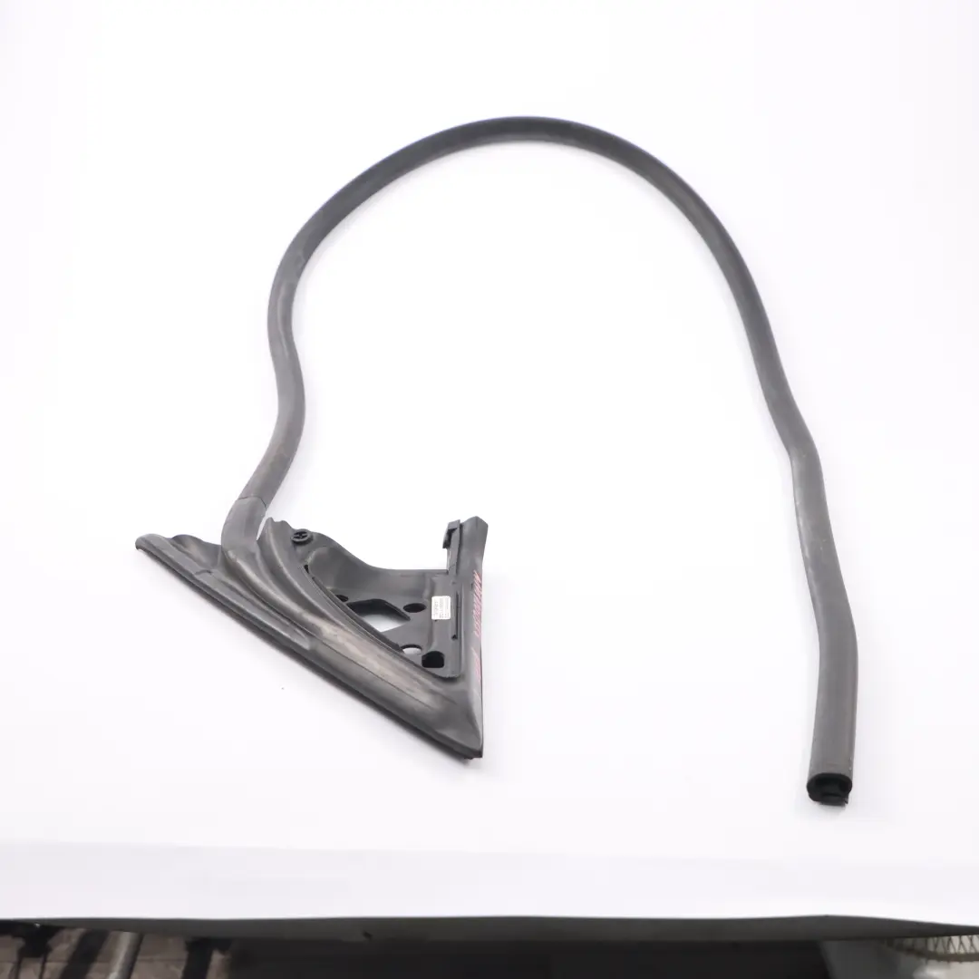 Guarnizione porta anteriore sinistra di porta per Mercedes SLK R171 con numero di parte A1717200354 Mercedes SLK R171 Guarnizione porta anteriore sinistra di porta - SKU A1717200354 - Numero di parte A1717200354