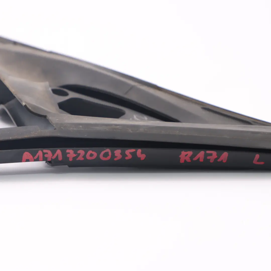 Joint de porte avant gauche Joint de porte pour Mercedes SLK R171 à propos du numéro de pièce A1717200354 Mercedes SLK R171 Joint de porte avant gauche Joint de porte - SKU A1717200354 - Numéro de pièce A1717200354