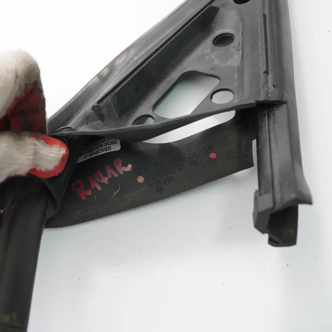 Dichtung Mercedes R171 Roadster Fronttüren Rechts Dichtung für mit Teilenummer A1717200454 Dichtung Mercedes R171 Roadster Fronttüren Rechts Dichtung - SKU A1717200454 - Teilenummer A1717200454