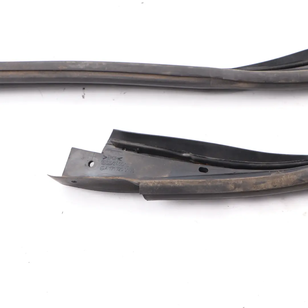 Mercedes SLK R171 Wind Schutz Scheibe Dichtung Gummi A1717200178 - SKU A1717200578 - Teilenummer A1717200578