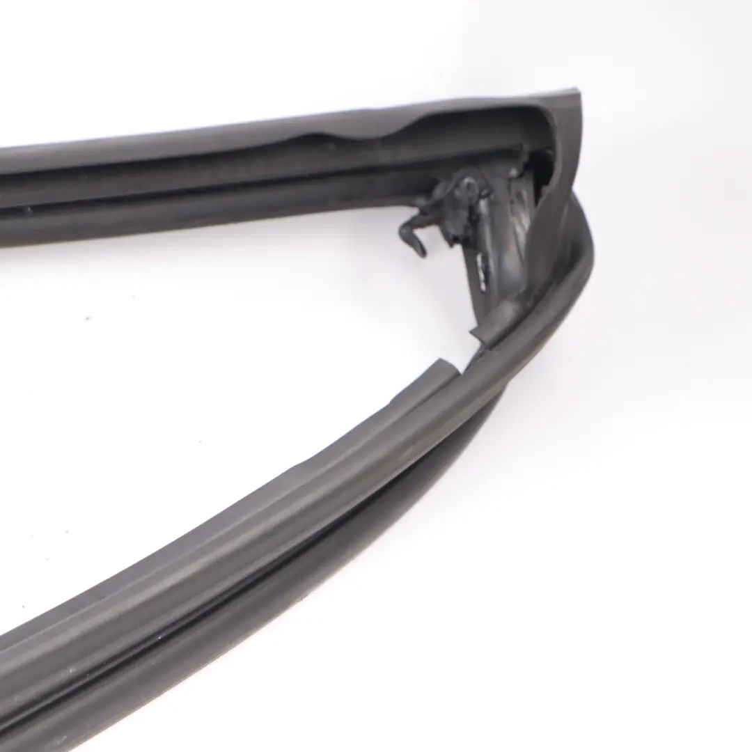 Schutz Scheibe Dichtung Gummi A1717200178 für Mercedes SLK R171 Wind mit Teilenummer A1717200578 Mercedes SLK R171 Wind Schutz Scheibe Dichtung Gummi A1717200178 - SKU A1717200578 - Teilenummer A1717200578