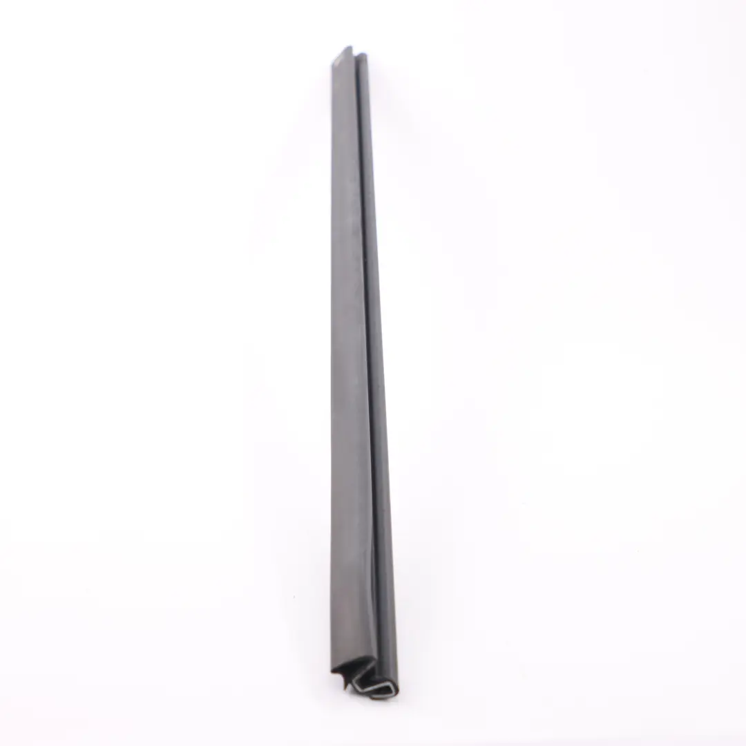 Fenêtre de porte avant gauche Joint de cadre pour Mercedes SLK R171 à propos du numéro de pièce A1717250165 Mercedes SLK R171 Fenêtre de porte avant gauche Joint de cadre - SKU A1717250165 - Numéro de pièce A1717250165