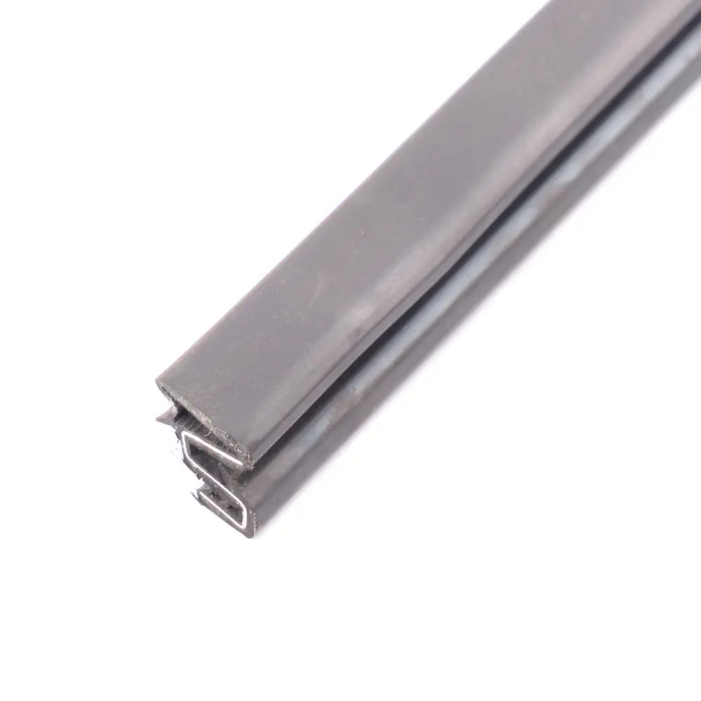 Finestrino Porta Anteriore Destro Guida Telaio Guarnizione per Mercedes SLK R171 con numero di parte A1717250265 Mercedes SLK R171 Finestrino Porta Anteriore Destro Guida Telaio Guarnizione - SKU A1717250265 - Numero di parte A1717250265