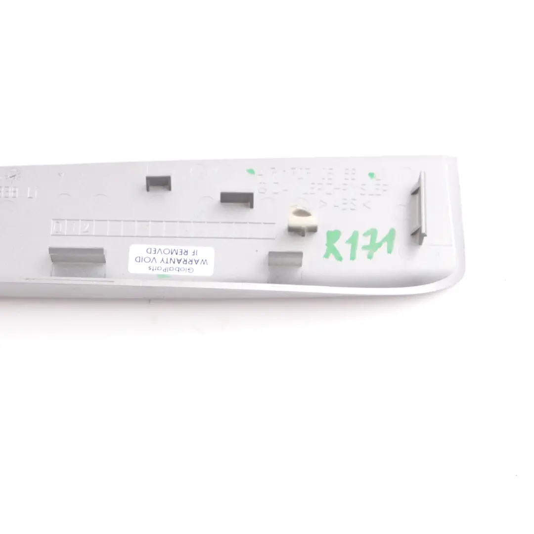 Scheda Porta Striscia Rivestimento Anteriore Sinistro per Mercedes SLK R171 con numero di parte A1717270588 Mercedes SLK R171 Scheda Porta Striscia Rivestimento Anteriore Sinistro - SKU A1717270588 - Numero di parte A1717270588