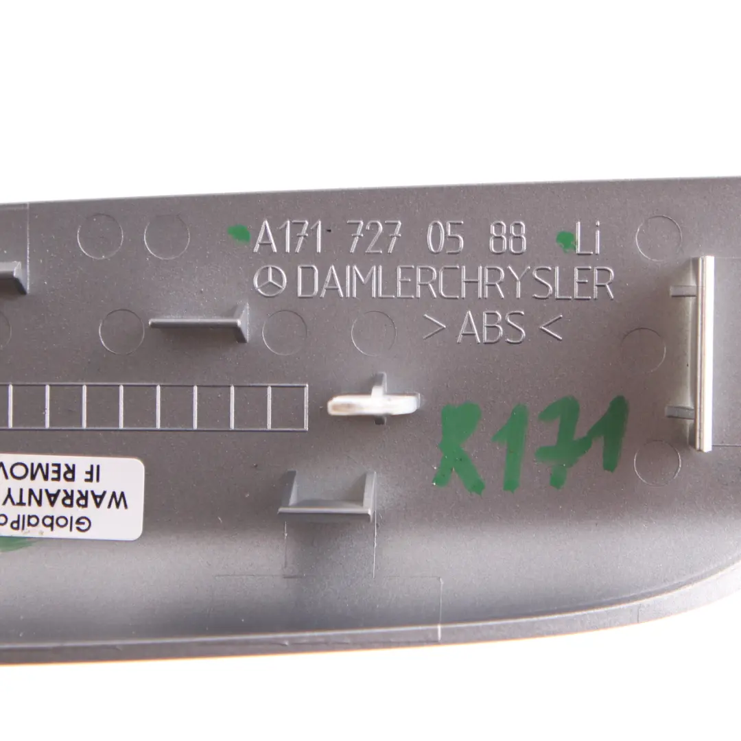 Scheda Porta Striscia Rivestimento Anteriore Sinistro per Mercedes SLK R171 con numero di parte A1717270588 Mercedes SLK R171 Scheda Porta Striscia Rivestimento Anteriore Sinistro - SKU A1717270588 - Numero di parte A1717270588