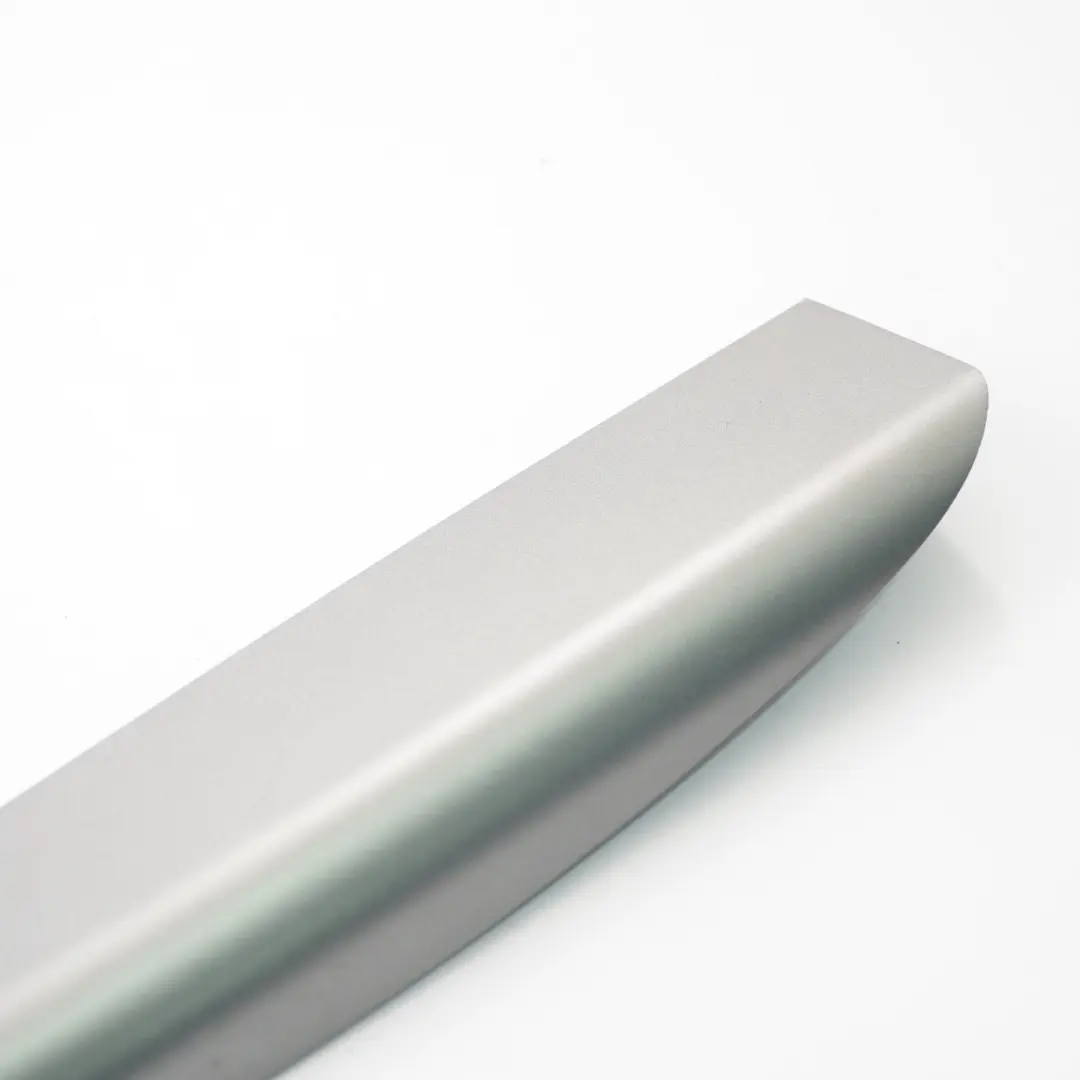 Listwa Dekor Drzwi Prawy Przód Srebrna do Mercedes SLK R171 o numerze A1717270688 Mercedes SLK R171 Listwa Dekor Drzwi Prawy Przód Srebrna - SKU A1717270688 - Numer Części A1717270688