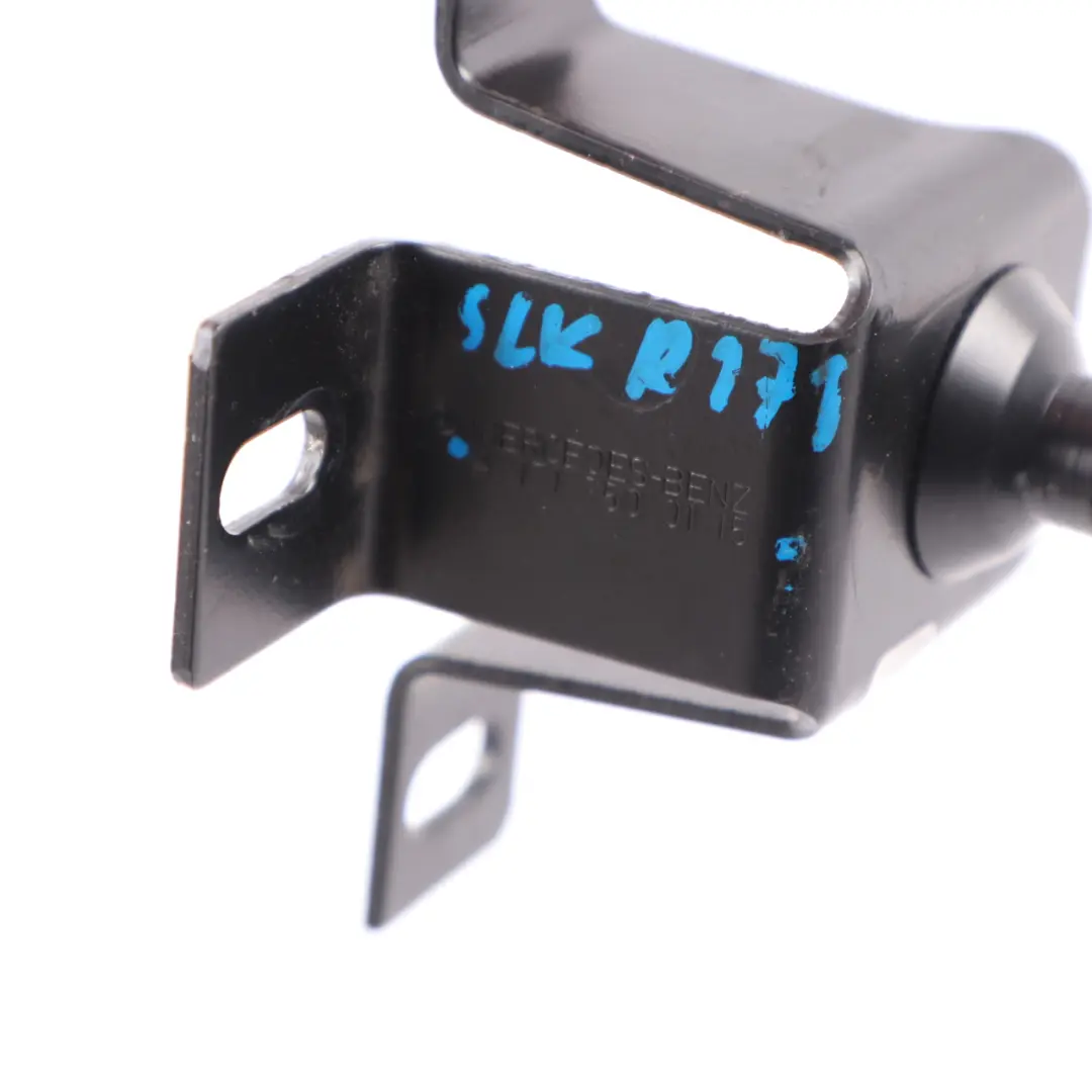 Support de fixation de charnière de hayon de coffre arrière pour Mercedes SLK R171 à propos du numéro de pièce A1717500115 Mercedes SLK R171 Support de fixation de charnière de hayon de coffre arrière - SKU A1717500115 - Numéro de pièce A1717500115
