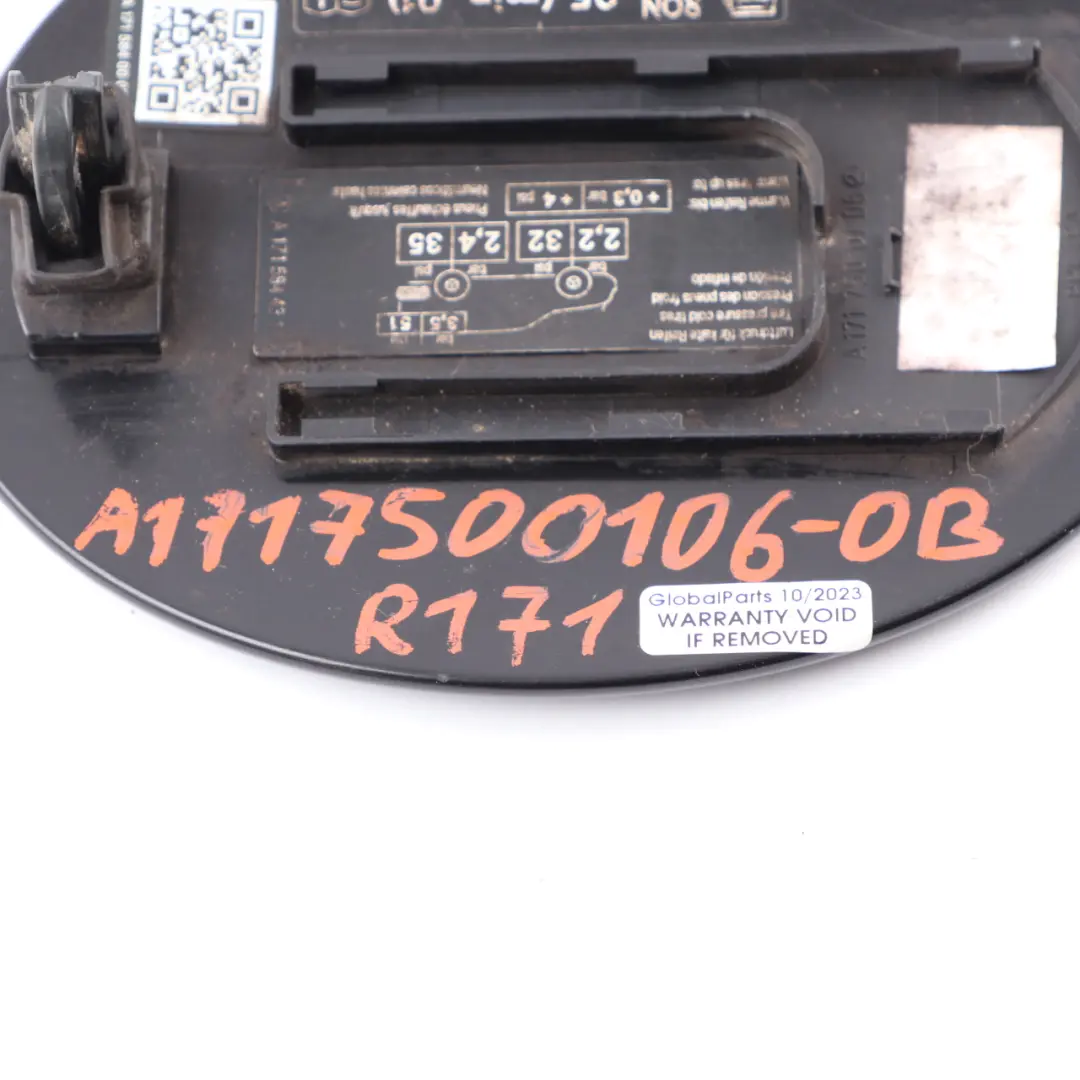 Tapa del depósito de combustible Black Metallic - 197 para Mercedes SLK R171 con número de pieza A1717500106 Mercedes SLK R171 Tapa del depósito de combustible Black Metallic - 197 - SKU A1717500106-OB - Número de pieza A1717500106