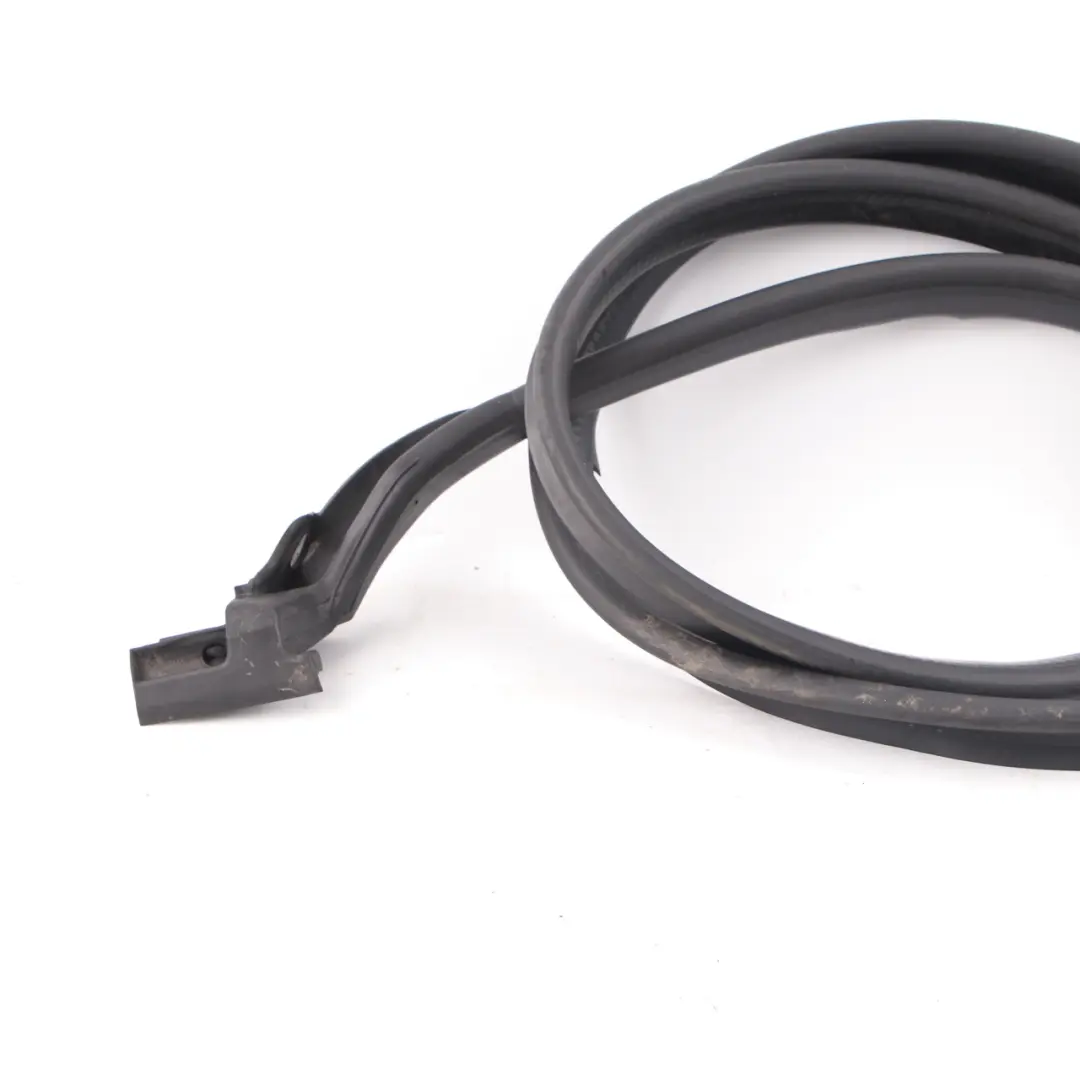 Couvercle coffre hayon joint d'étanchéité caoutchouc pour Mercedes R171 à propos du numéro de pièce A1717500198 Mercedes R171 Couvercle coffre hayon joint d'étanchéité caoutchouc - SKU A1717500198 - Numéro de pièce A1717500198