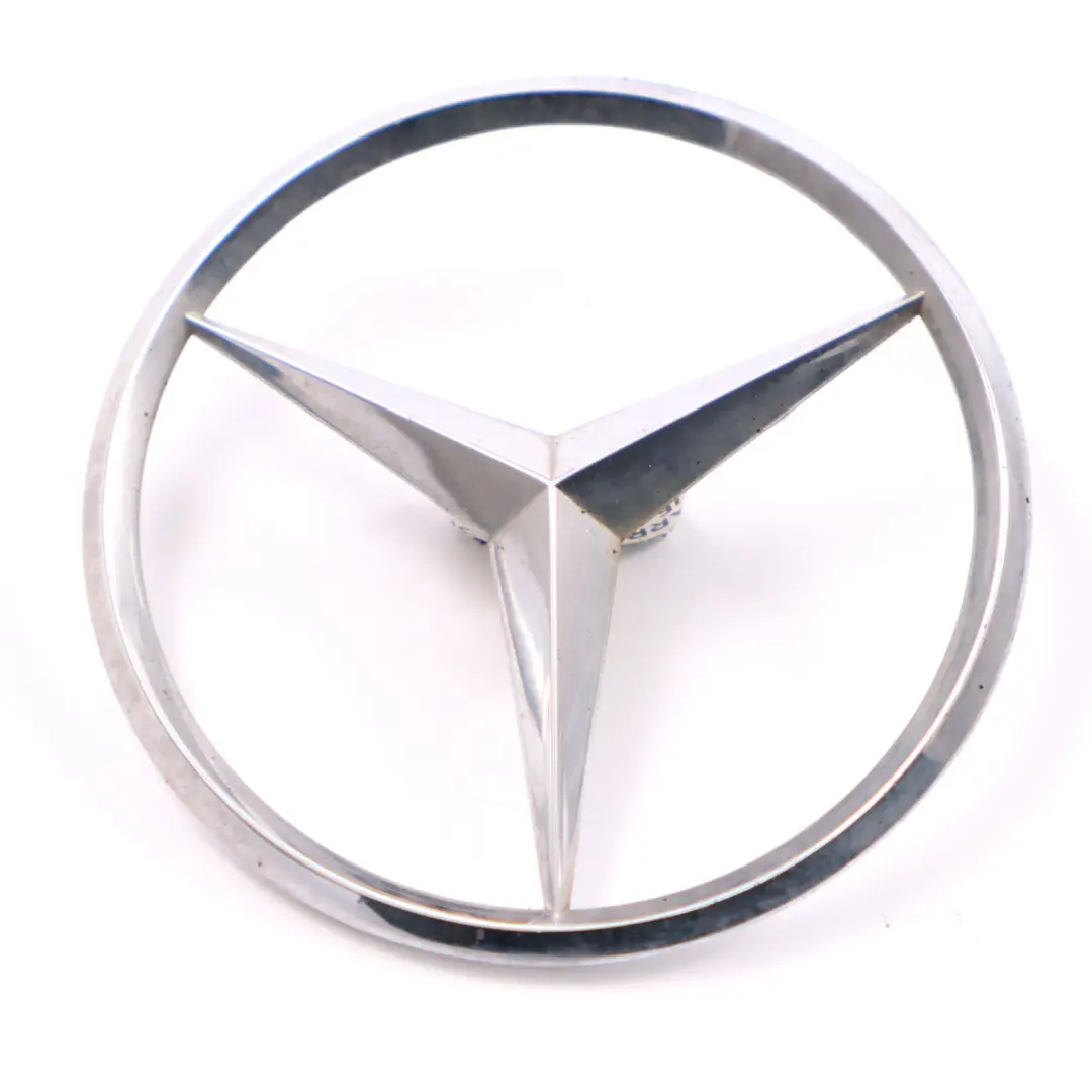 Emblema del bagagliaio Coperchio del portellone posteriore Logo per Mercedes R171 con numero di parte A1717580058 Mercedes R171 Emblema del bagagliaio Coperchio del portellone posteriore Logo - SKU A1717580058 - Numero di parte A1717580058