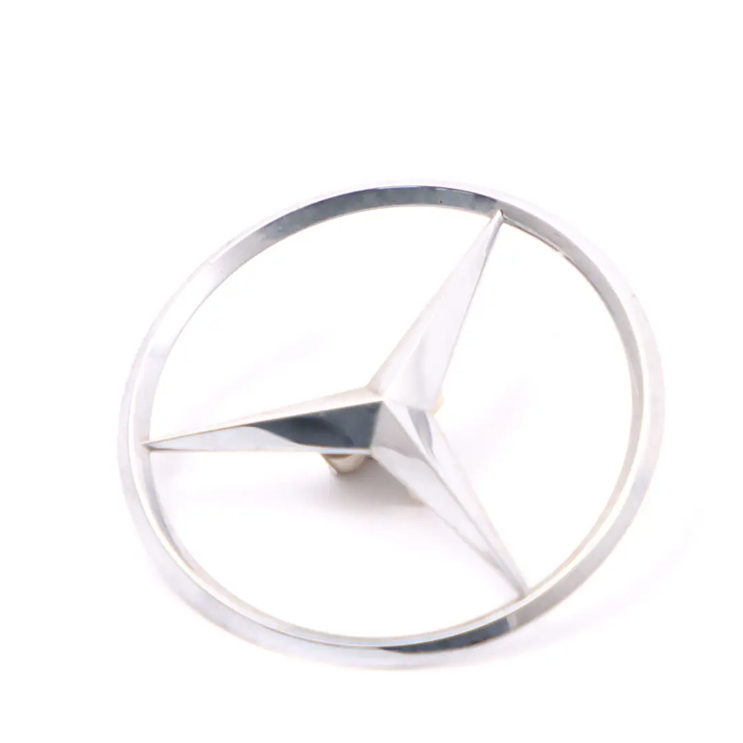 Emblema del bagagliaio Coperchio del portellone posteriore Logo per Mercedes R171 con numero di parte A1717580058 Mercedes R171 Emblema del bagagliaio Coperchio del portellone posteriore Logo - SKU A1717580058 - Numero di parte A1717580058