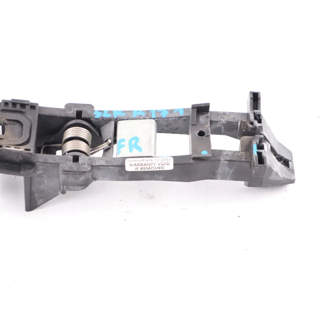 Poignée Porte Base Avant Droite Support Extérieur pour Mercedes SLK R171 à propos du numéro de pièce A1717600234 Mercedes SLK R171 Poignée Porte Base Avant Droite Support Extérieur - SKU A1717600234 - Numéro de pièce A1717600234