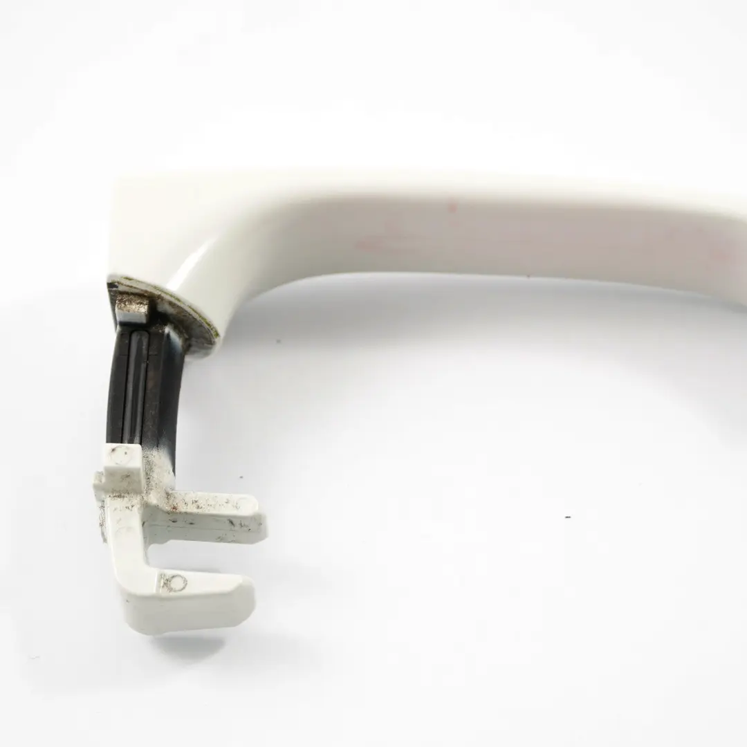 Maniglia Porta Anteriore Sinistra Esterna Bianco Calcite - 650 per Mercedes SLK R171 con numero di parte A1717600370 Mercedes SLK R171 Maniglia Porta Anteriore Sinistra Esterna Bianco Calcite - 650 - SKU A1717600370-CW - Numero di parte A1717600370