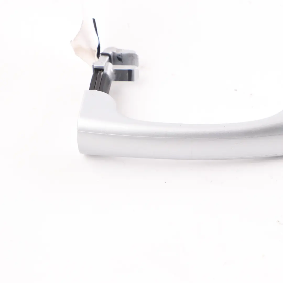Maniglia porta anteriore destra Iridium Silver Metallic - 775 per Mercedes SLK R171 con numero di parte A1717600470 Mercedes SLK R171 Maniglia porta anteriore destra Iridium Silver Metallic - 775 - SKU A1717600470-IRS - Numero di parte A1717600470