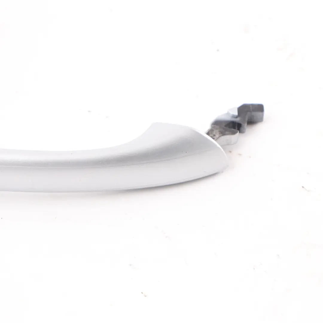 Asidero Puerta Delantera Derecha Iridium Silver Metallic - 775 para Mercedes SLK R171 con número de pieza A1717600470 Mercedes SLK R171 Asidero Puerta Delantera Derecha Iridium Silver Metallic - 775 - SKU A1717600470-IRS - Número de pieza A1717600470