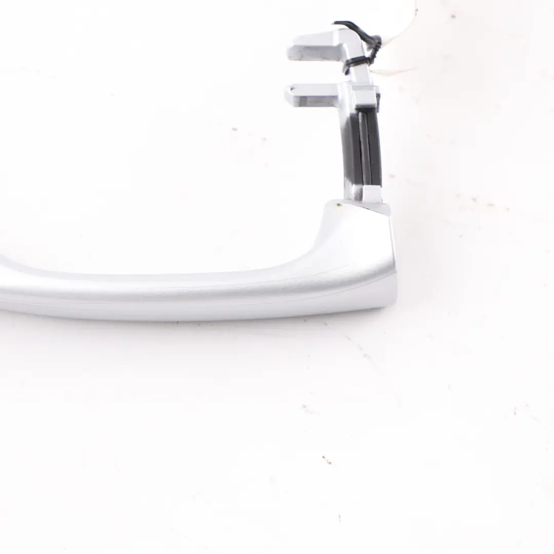 Asidero Puerta Delantera Derecha Iridium Silver Metallic - 775 para Mercedes SLK R171 con número de pieza A1717600470 Mercedes SLK R171 Asidero Puerta Delantera Derecha Iridium Silver Metallic - 775 - SKU A1717600470-IRS - Número de pieza A1717600470